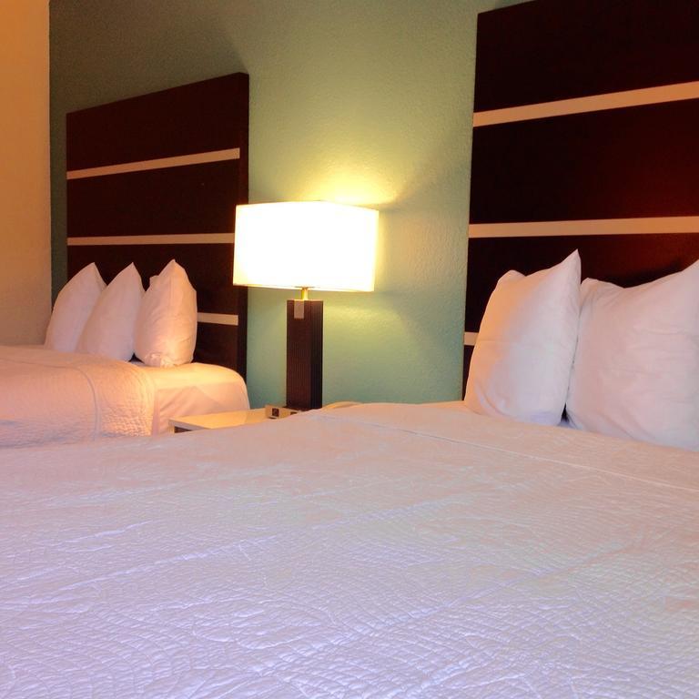 Americas Best Value Inn New London Mystic Room photo