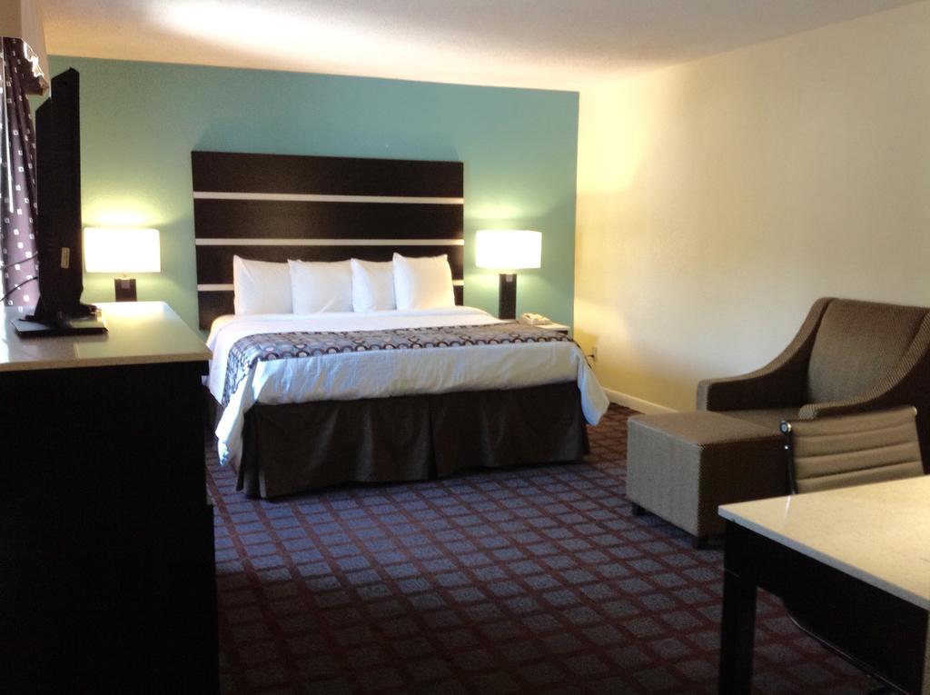 Americas Best Value Inn New London Mystic Room photo