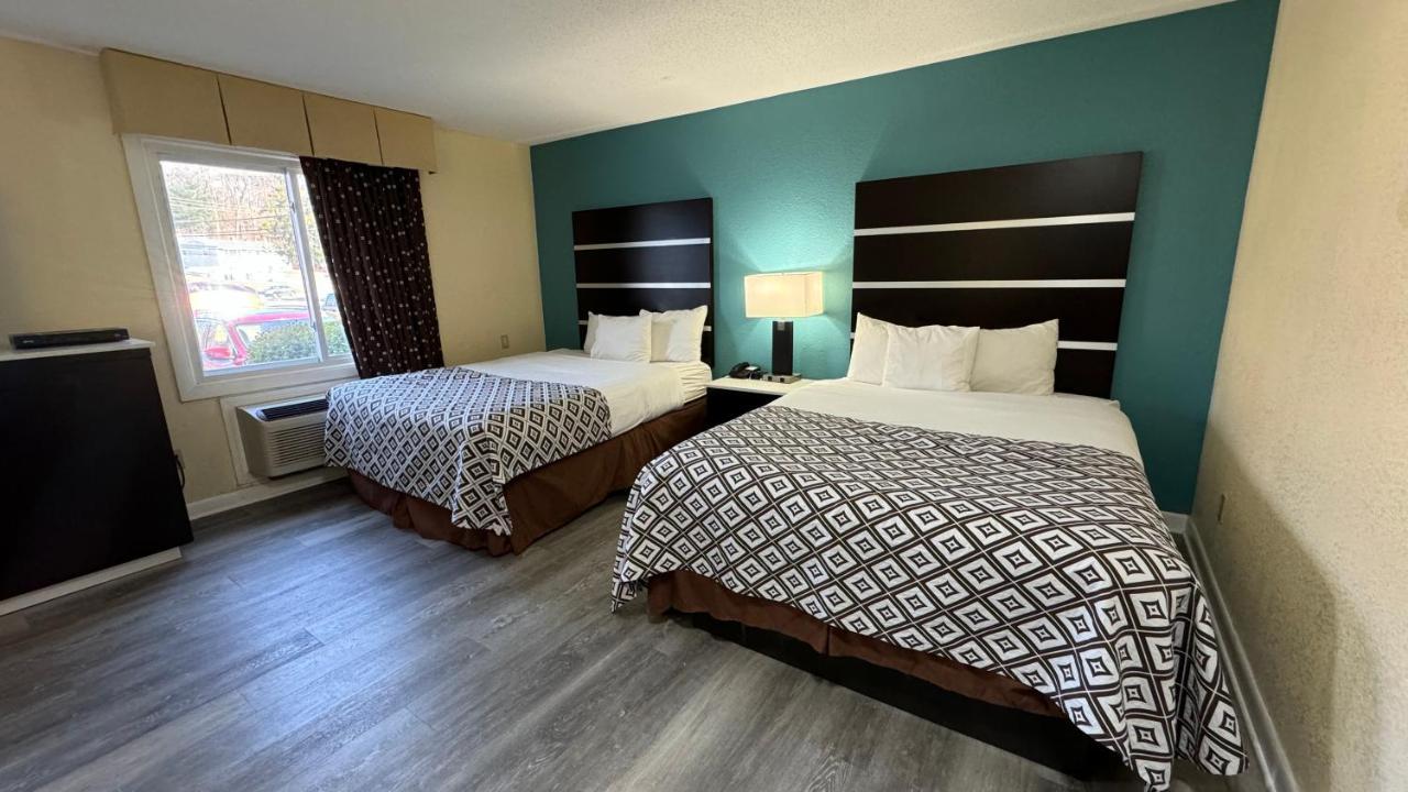 Americas Best Value Inn New London Mystic Exterior photo