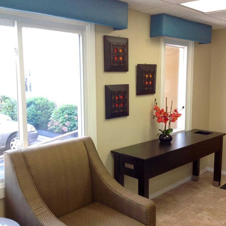 Americas Best Value Inn New London Mystic Exterior photo
