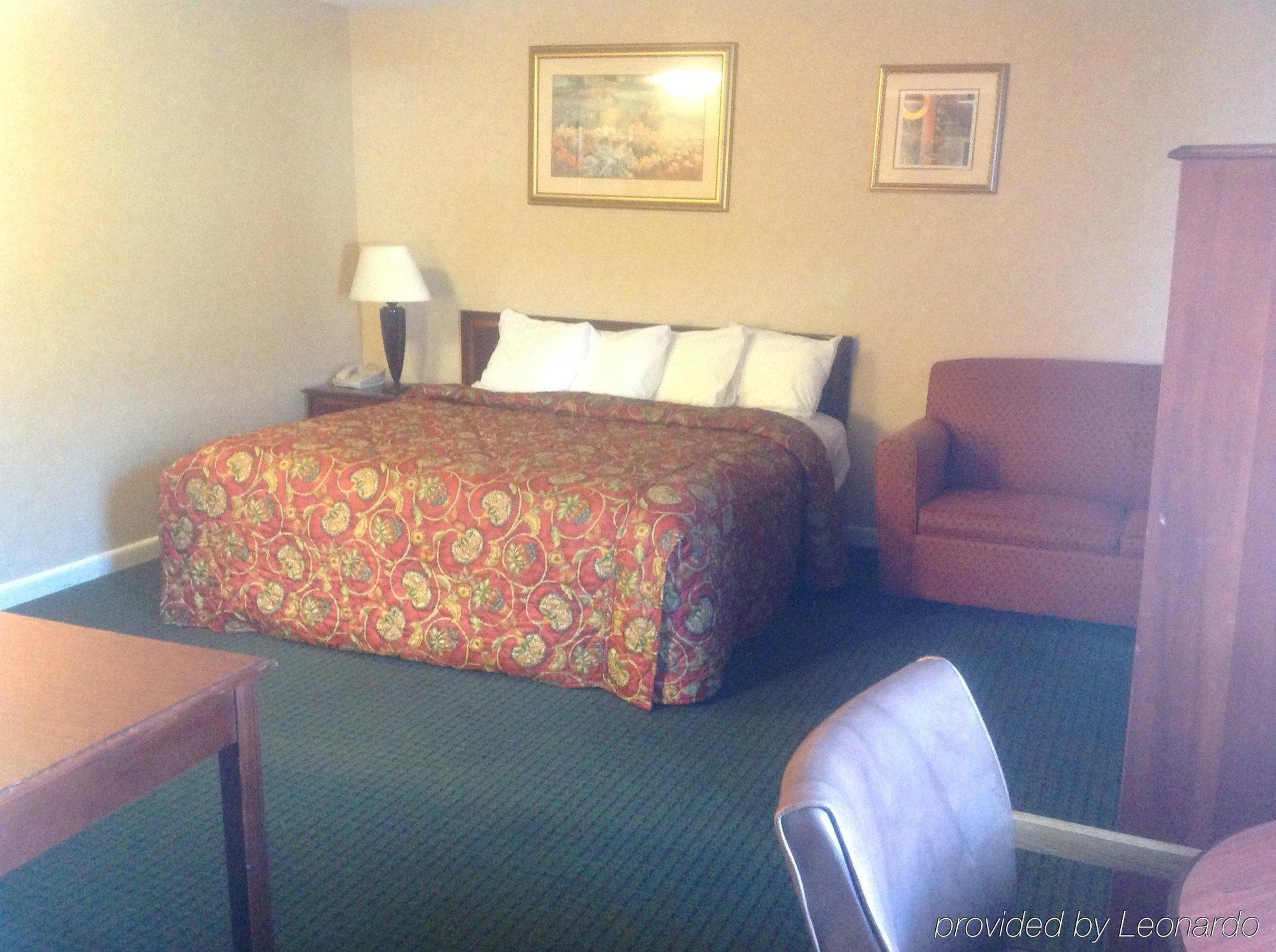 Americas Best Value Inn New London Mystic Exterior photo