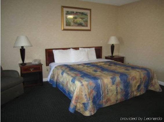 Americas Best Value Inn New London Mystic Exterior photo